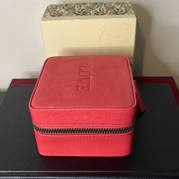 American Leather Co Pink Leather LOVE Travel Size Zip Square Jewelry Orgranizer - Picture 6 of 11